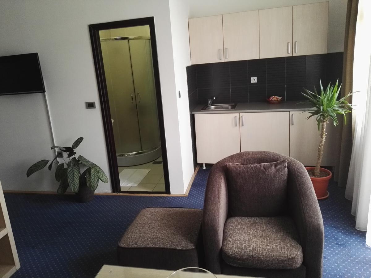 Guest House Amico รานเย ภายนอก รูปภาพ