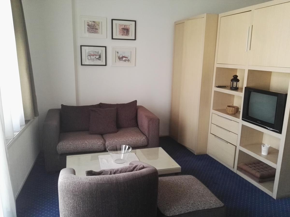 Guest House Amico รานเย ภายนอก รูปภาพ