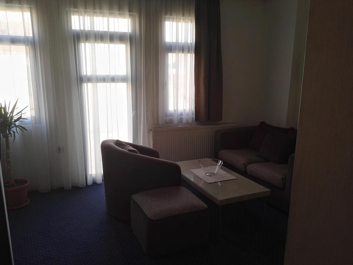 Guest House Amico รานเย ภายนอก รูปภาพ